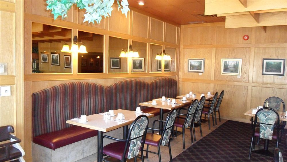 Tamarack Motor Inn Rocky Mountain House Exterior photo