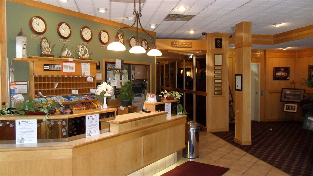 Tamarack Motor Inn Rocky Mountain House Exterior photo